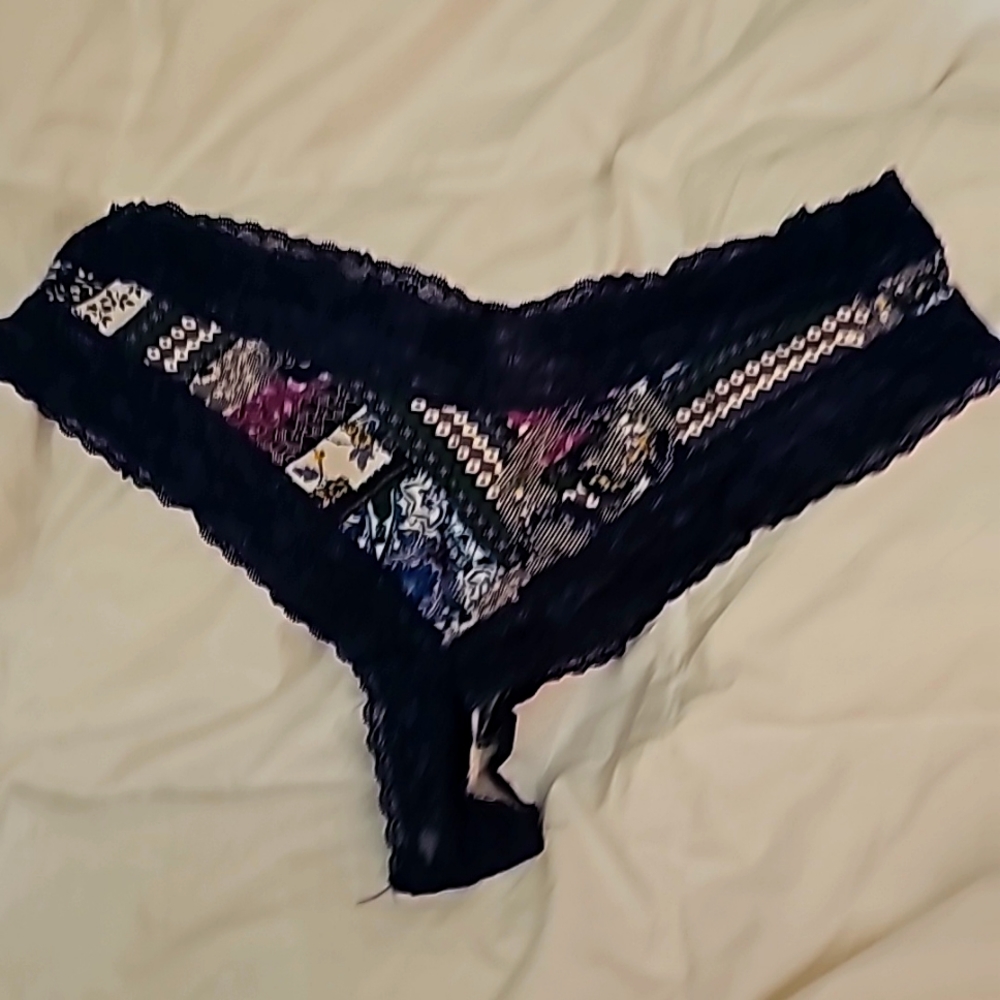 Victoria secret cheeky panty size L